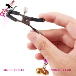 Alternative view of Đồ chơi kẹp núm vú 4 chuông có thể điều chỉnh kích thước kẹp