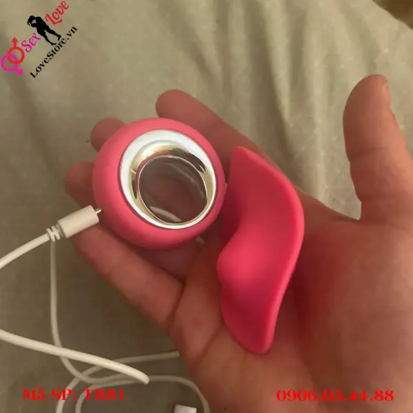 Sạc lại pin qua cổng USB tiện lợi